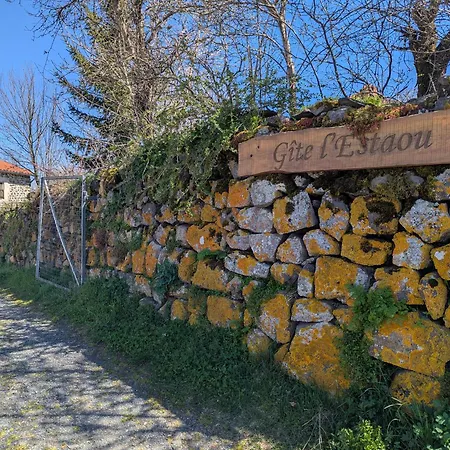 Дом отдыха Maison De Caractere Avec Grand Terrain, Proche D'arlempdes, Labels Ecogite Et Tourisme & Handicap - Fr-1-582-118